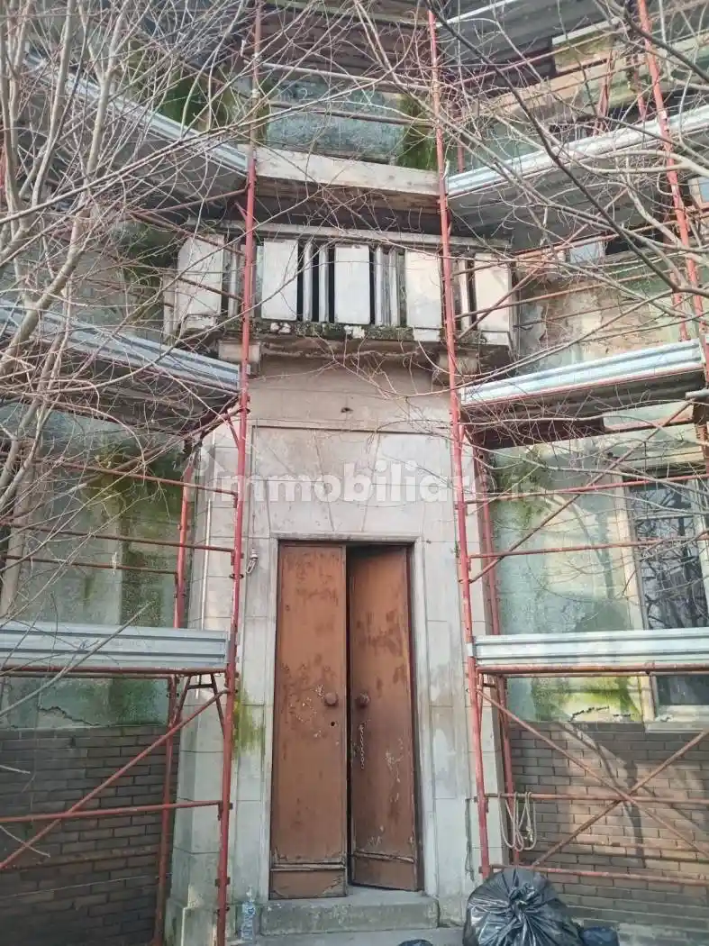 Palazzo - Edificio in vendita a Alessandria