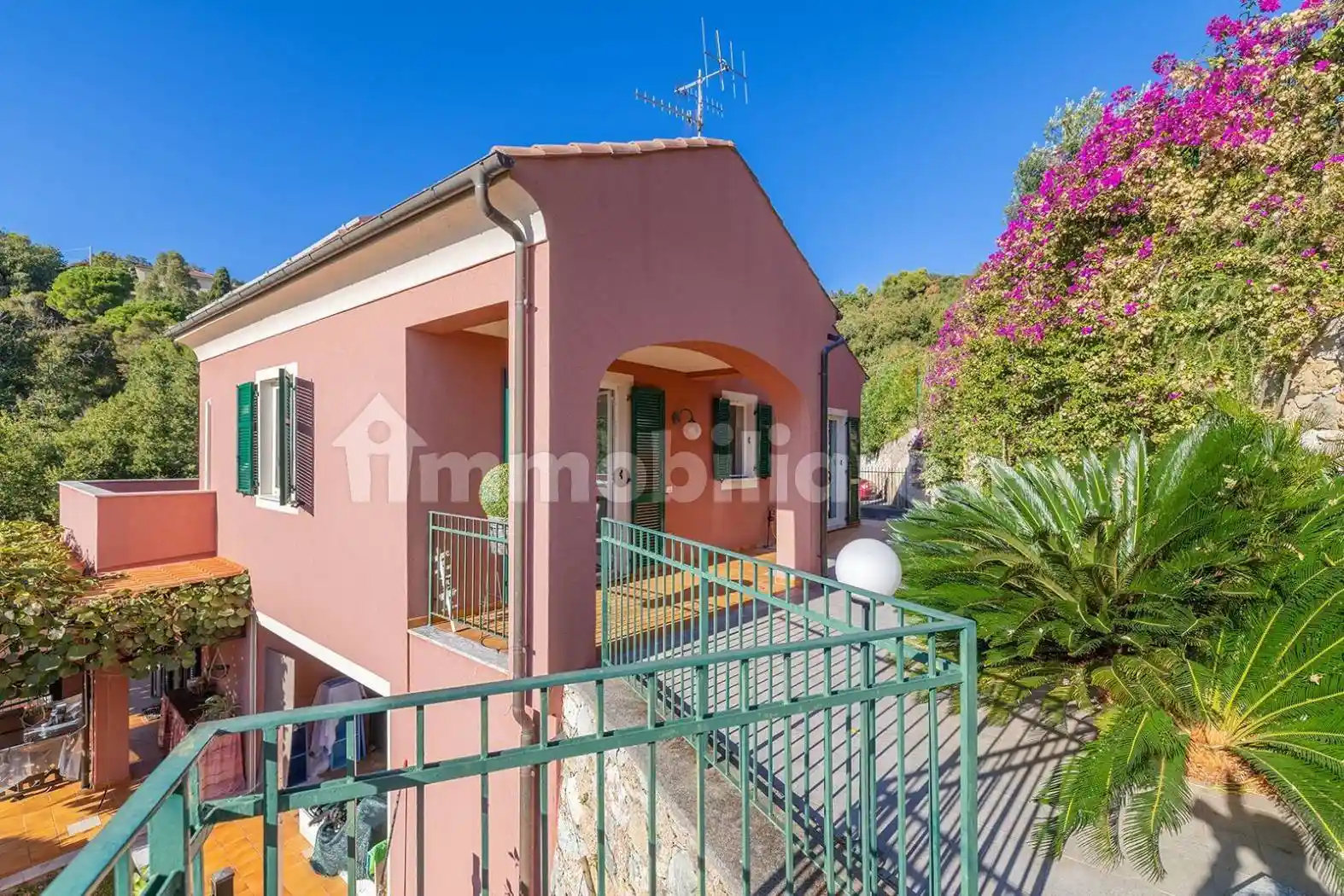 Villa in vendita a Finale Ligure