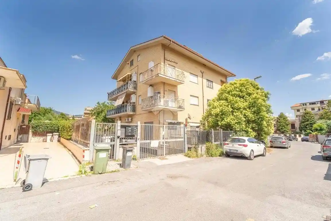 Appartamento in vendita a Guidonia Montecelio