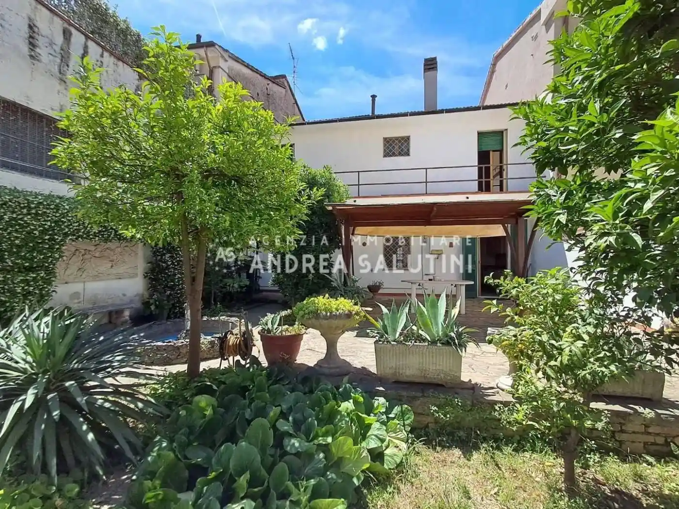Casa indipendente in vendita a Cascina