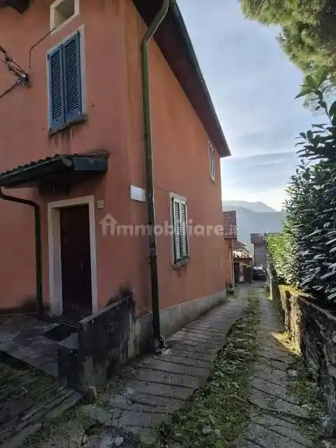 Villetta a schiera in vendita a Faggeto Lario