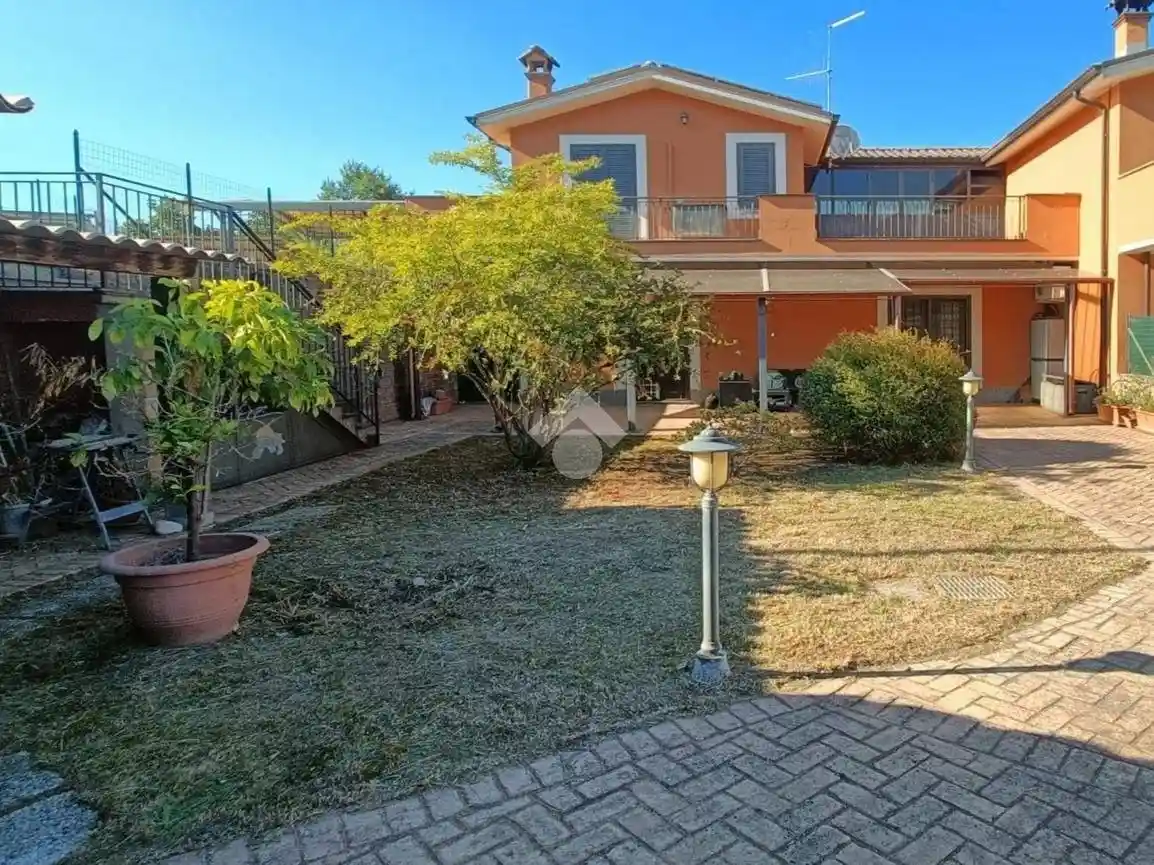 Villa in vendita a Fabrica di Roma