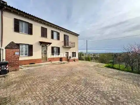 Villa in vendita a Camagna Monferrato