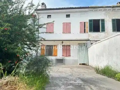 Villa in vendita a Casale Monferrato
