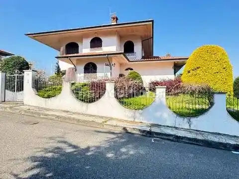 Villa in vendita a Casale Monferrato