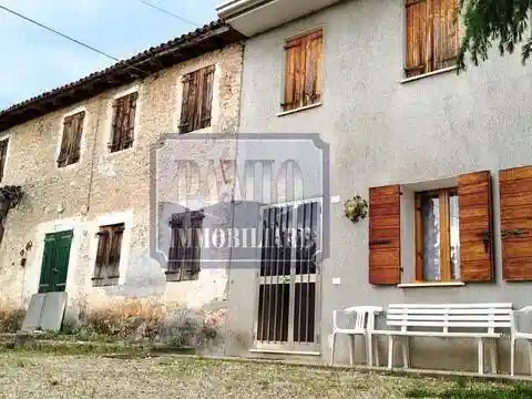 Rustico - Casale in vendita a Volpago del Montello