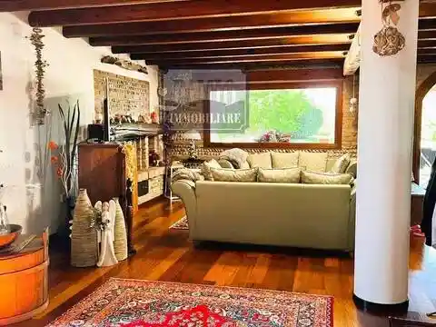 Villa in vendita a Giavera del Montello