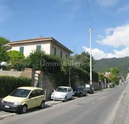 Casa indipendente in vendita a Carrara