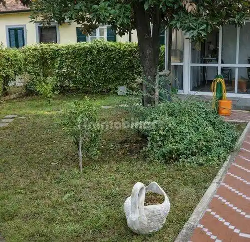 Casa indipendente in vendita a Carrara