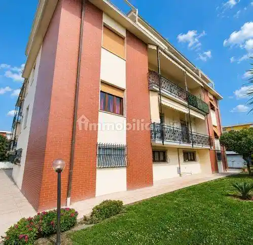 Appartamento in vendita a Carrara