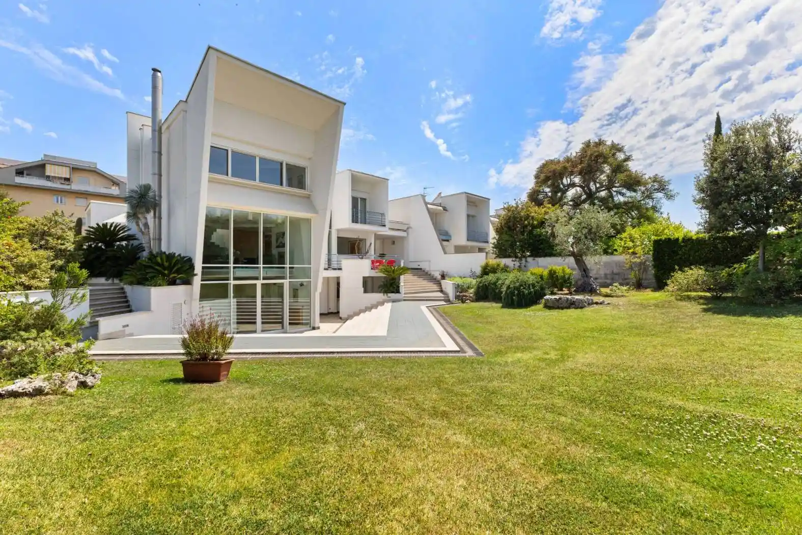 Villa in vendita a Latina