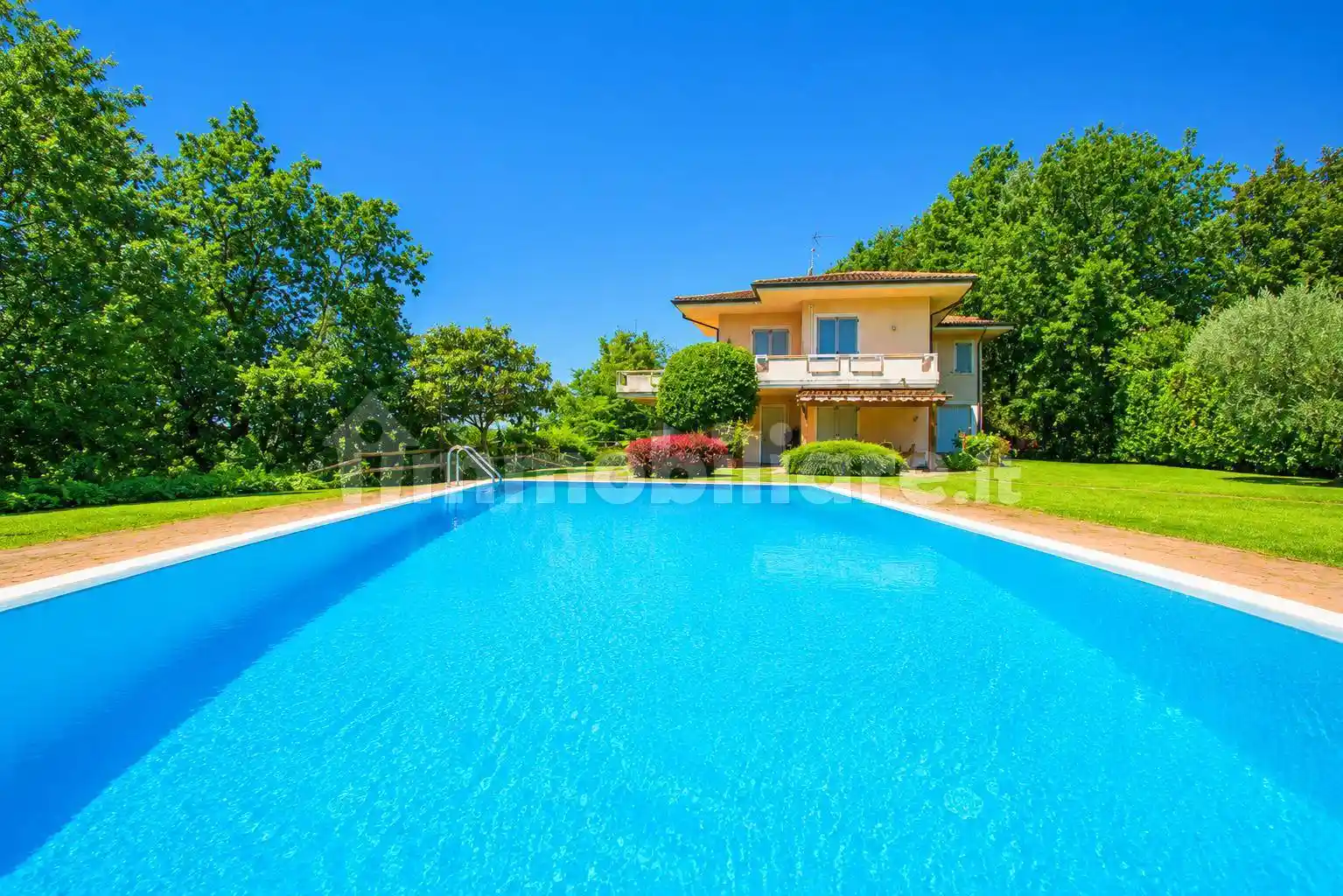 Villa in vendita a Soiano del Lago