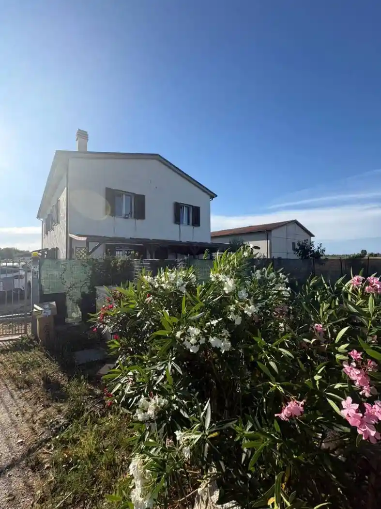 Villetta a schiera in vendita a San Prospero