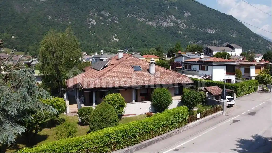 Villa in vendita a Ponte nelle Alpi