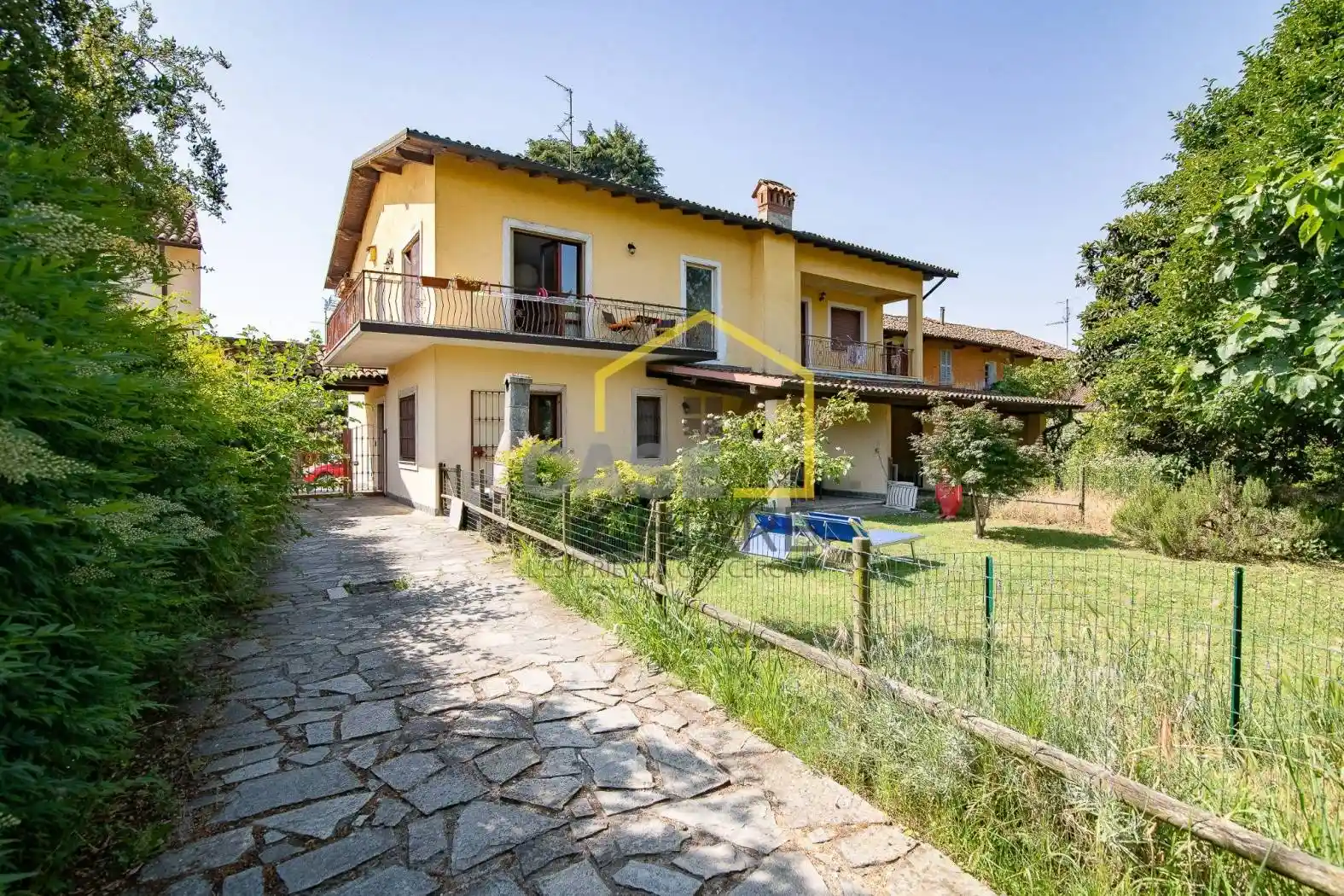 Casa indipendente in vendita a Vernate