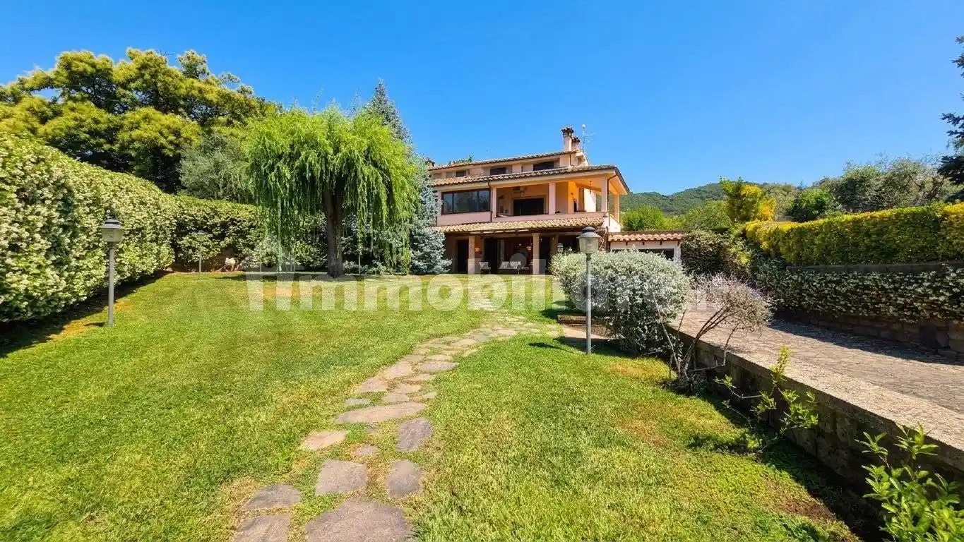 Villa in vendita a Trevignano Romano