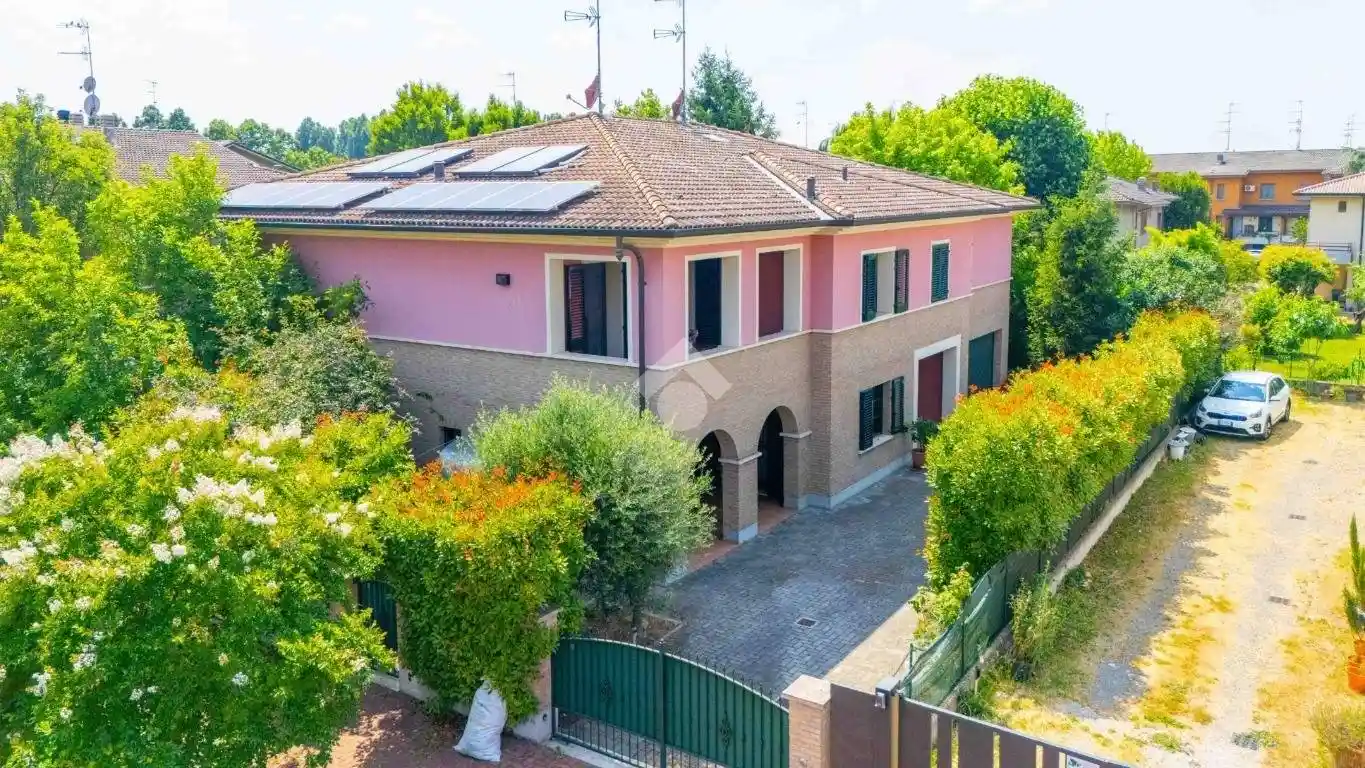 Villa in vendita a Cadelbosco di Sopra