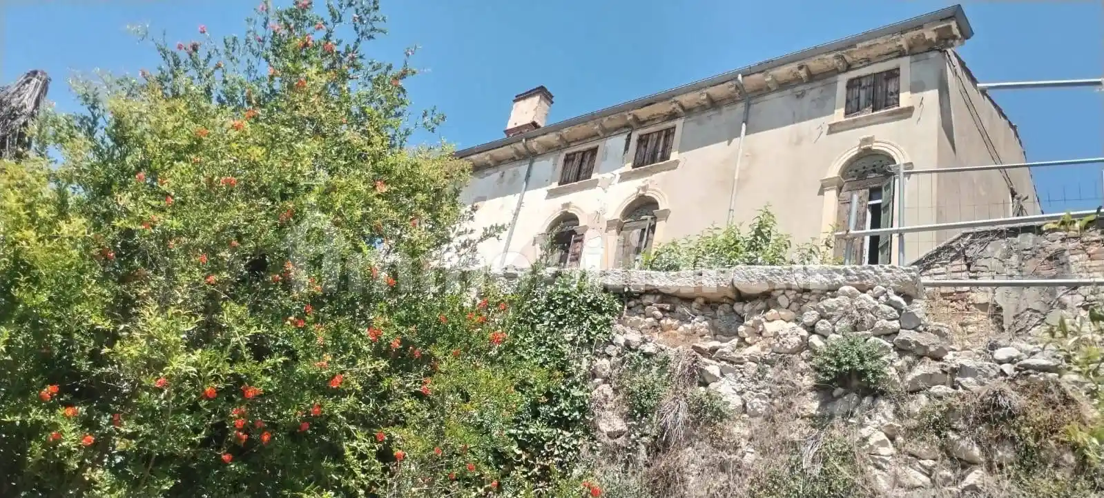 Palazzo - Edificio in vendita a Verona