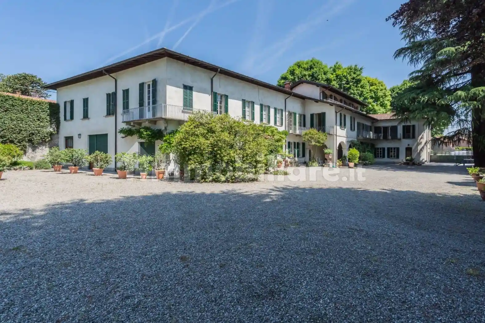 Villa in vendita a Travedona-Monate