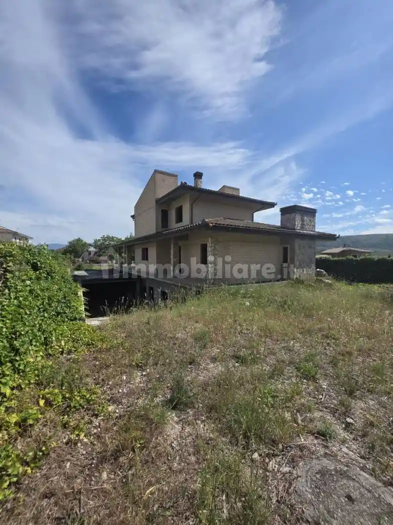 Villa in vendita a Avezzano