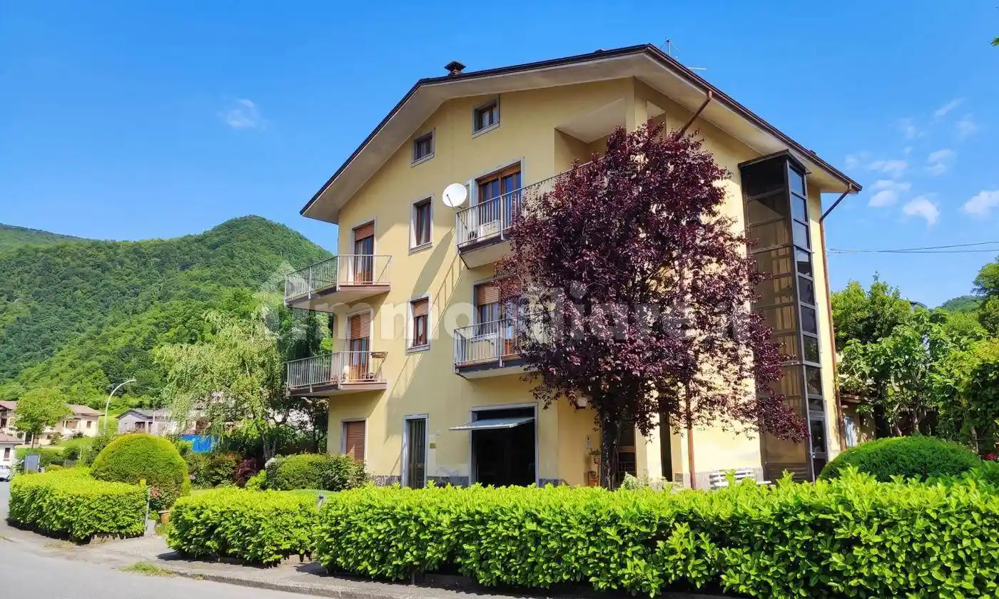 Palazzo - Edificio in vendita a Corte Brugnatella