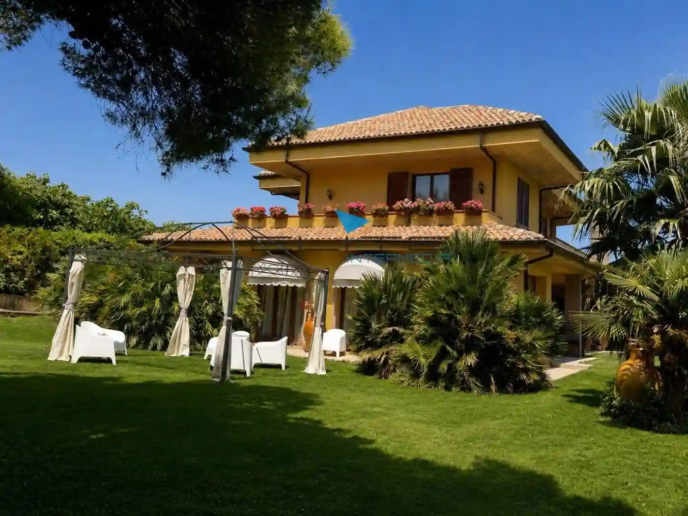 Villa - foto 2