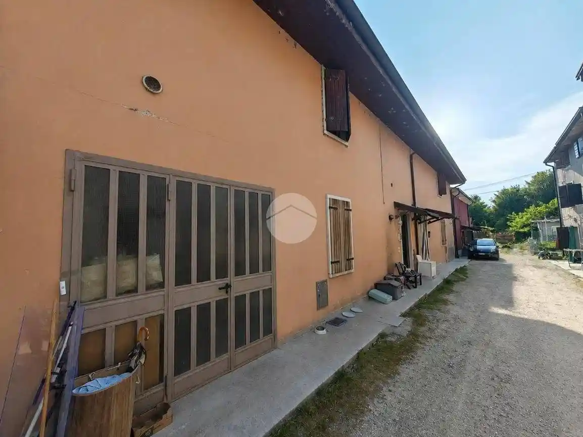 Villa in vendita a Castelnuovo del Garda