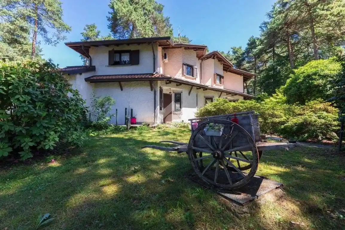Villa in vendita a Venegono Inferiore