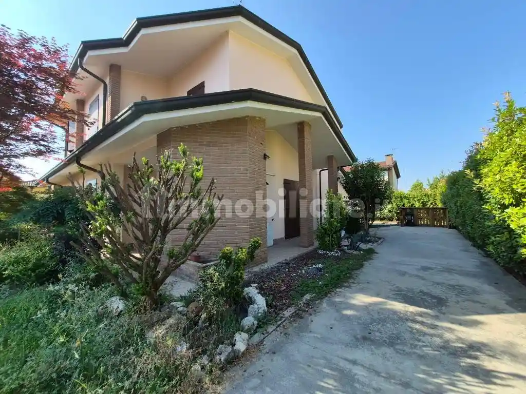 Villa in vendita a Occhiobello