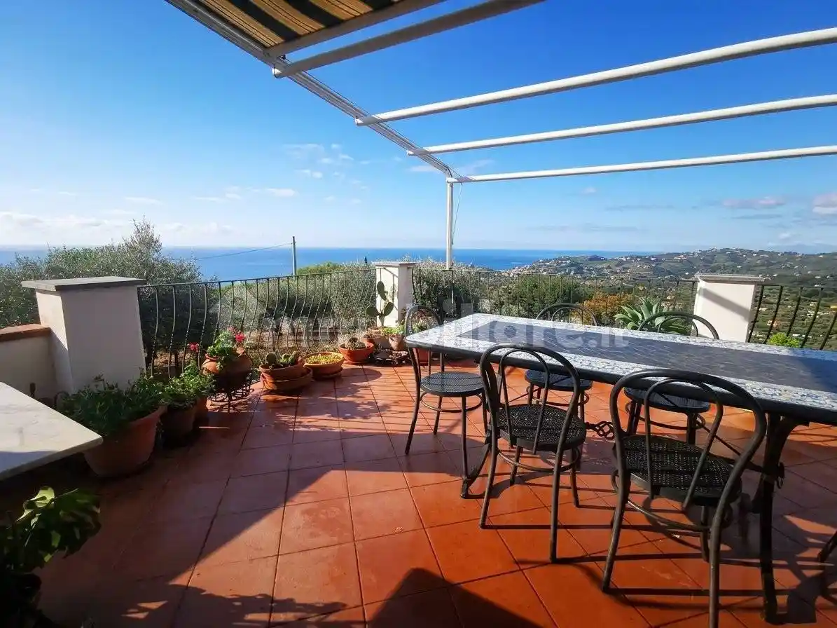 Villa in vendita a Imperia