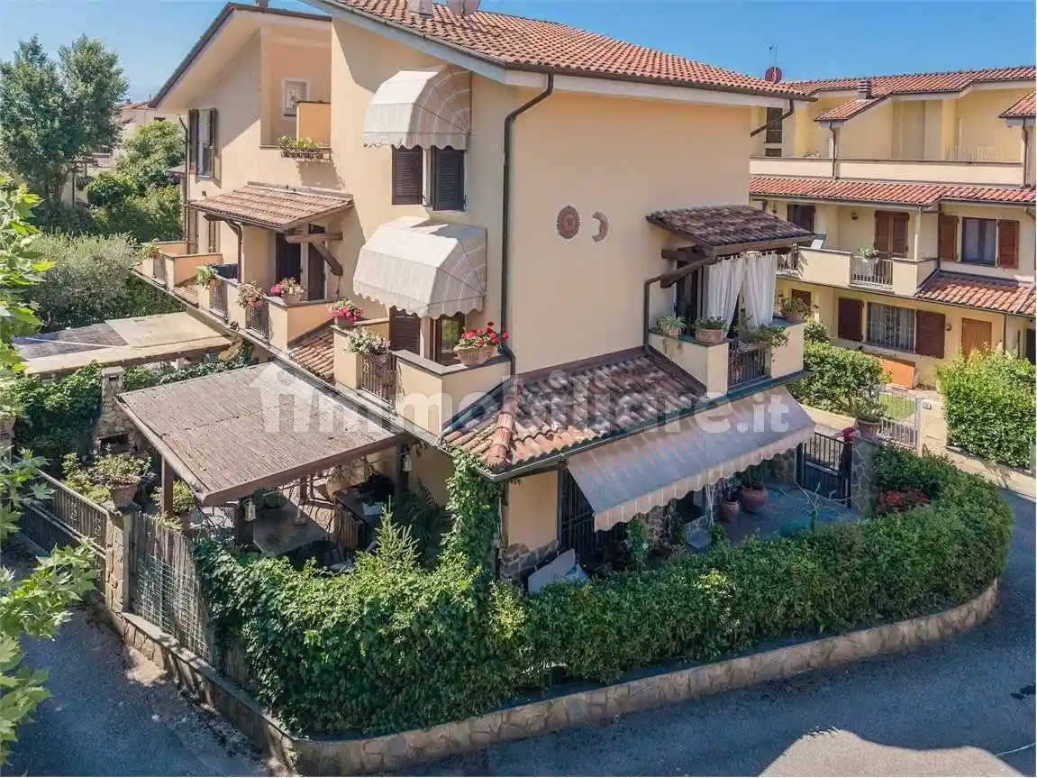 Villa in vendita a Seravezza