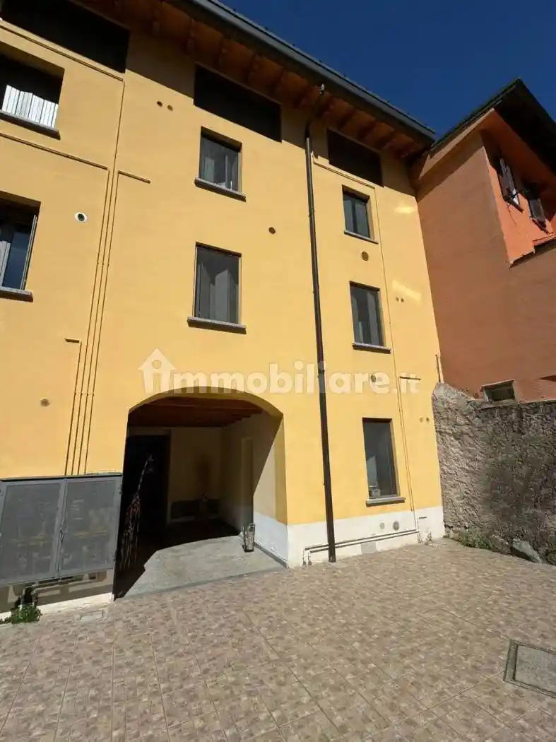 Appartamento in vendita a Canzo