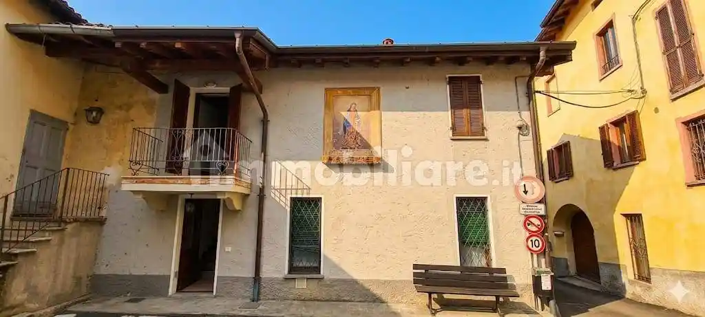 Casa indipendente in vendita a Casalzuigno