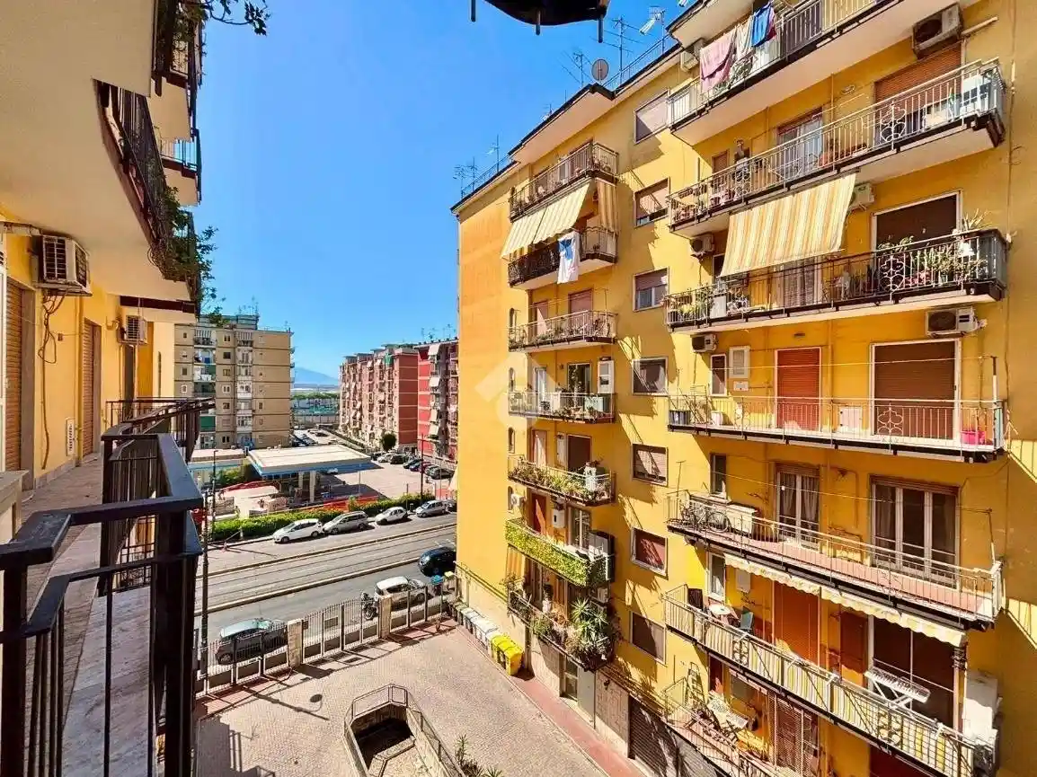 Appartamento in vendita a Napoli