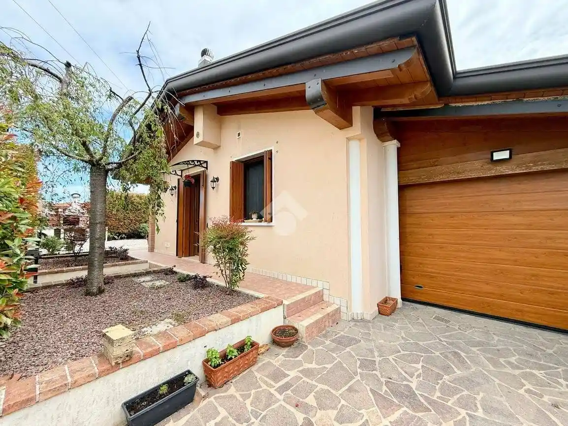 Villa in vendita a Pravisdomini