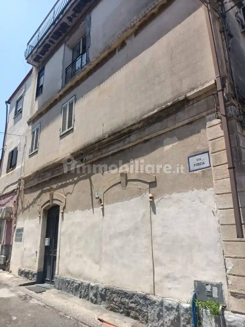 Casa indipendente in vendita a Catania