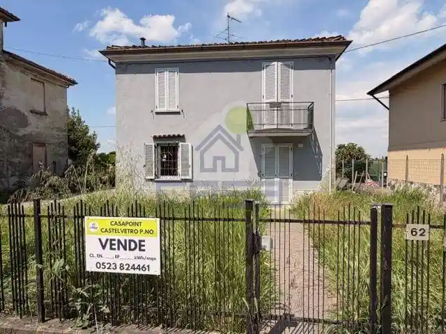 Casa indipendente in vendita a Monticelli d'Ongina