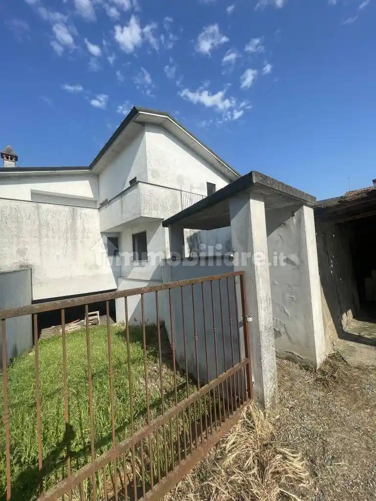 Palazzo - Edificio in vendita a Crema