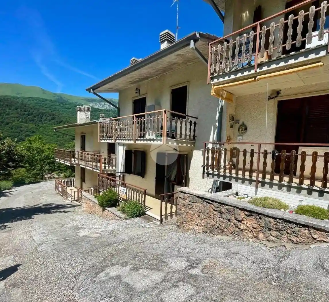 Appartamento in vendita a Ferrara di Monte Baldo