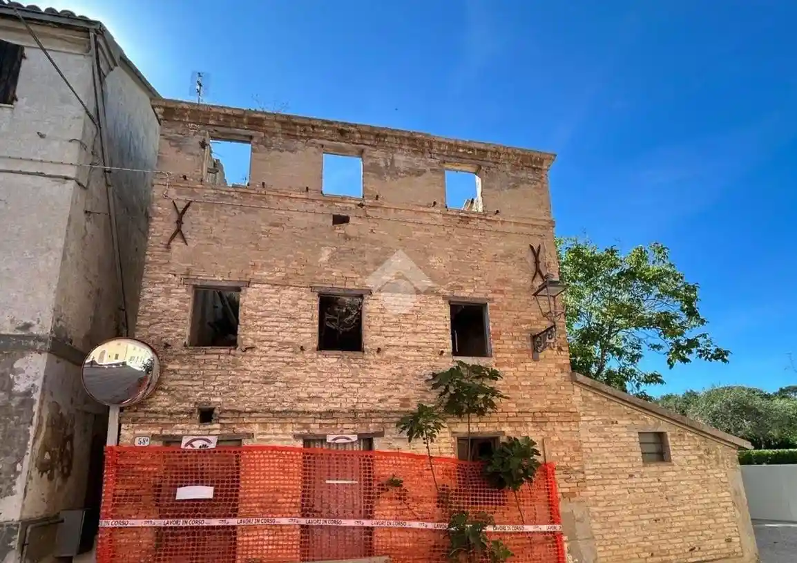Rustico - Casale in vendita a Trecastelli