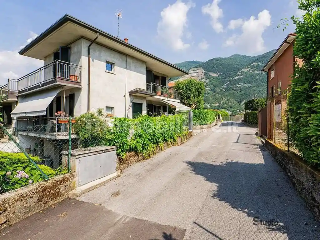 Casa indipendente in vendita a Cesana Brianza