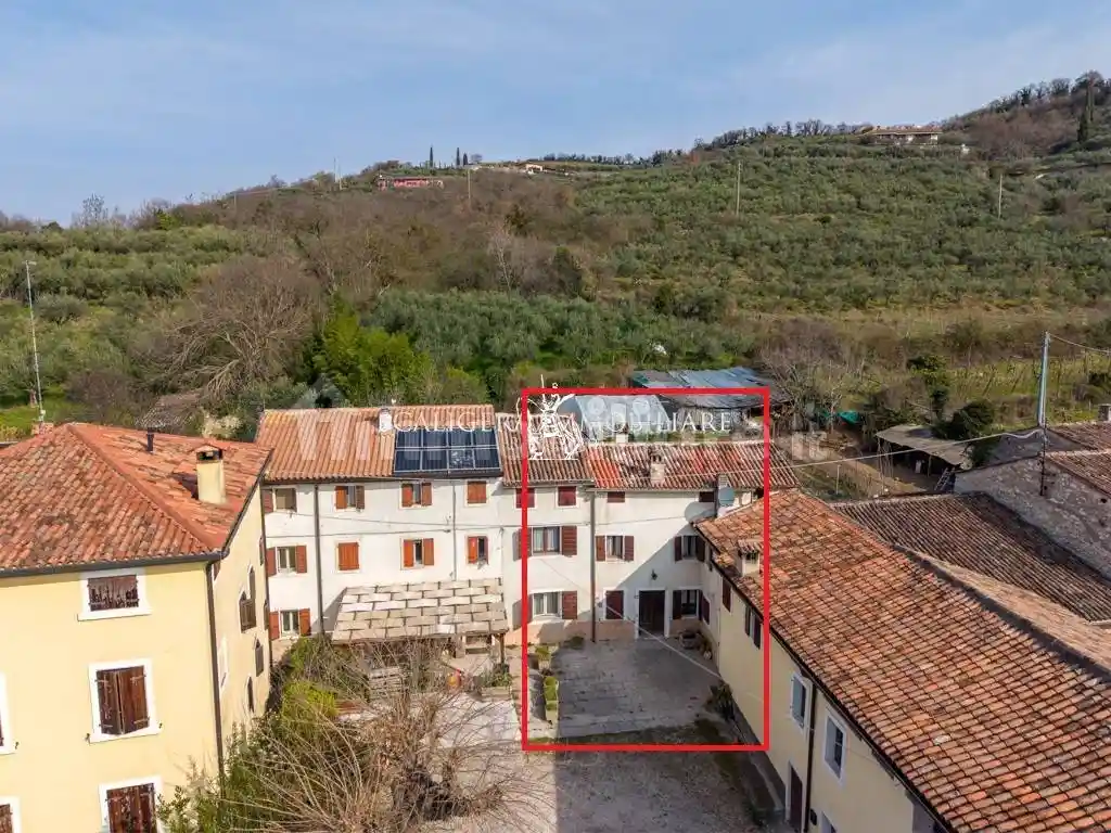 Rustico - Casale in vendita a Mezzane di Sotto