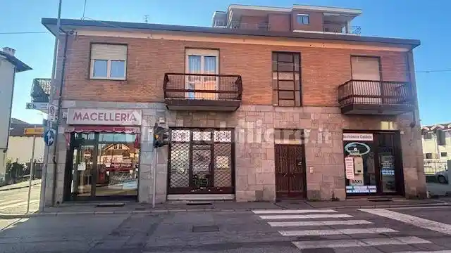 Palazzo - Edificio in vendita a Collegno