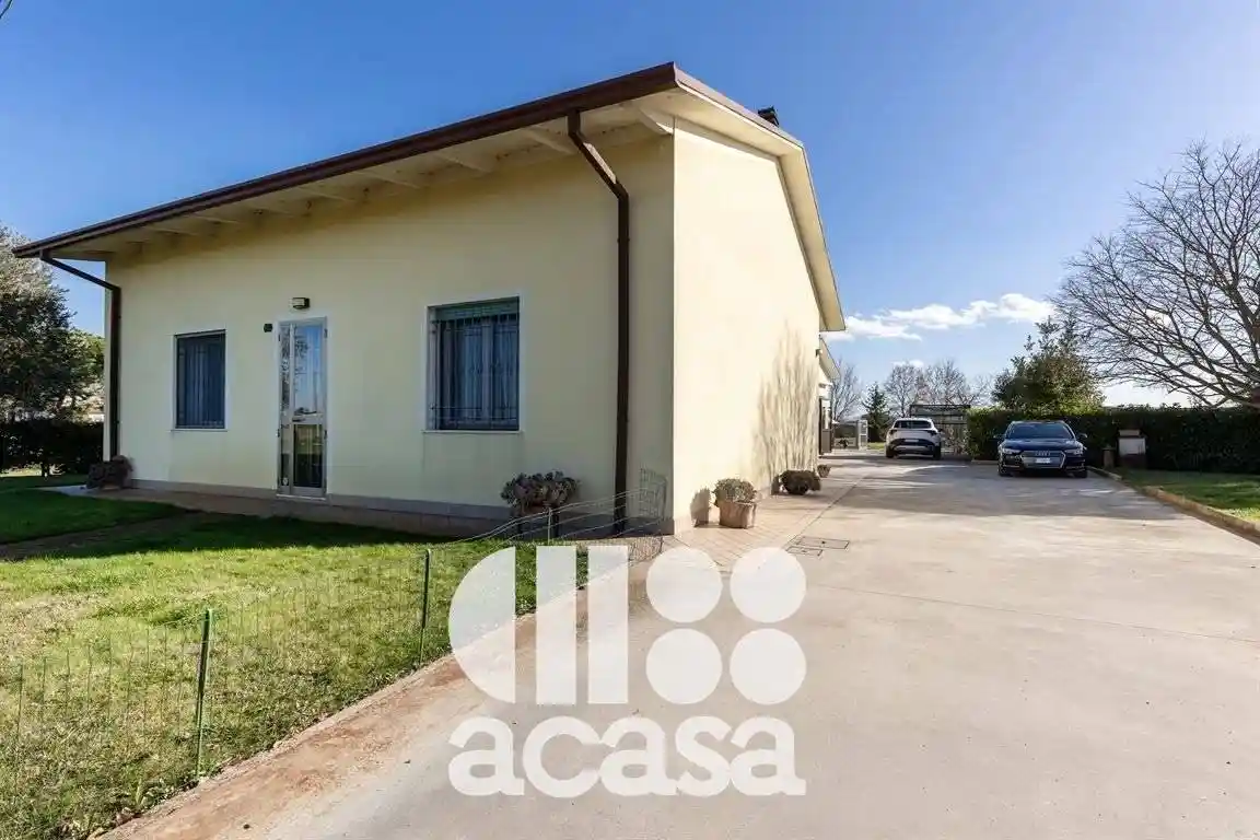 Casa indipendente in vendita a Cesena