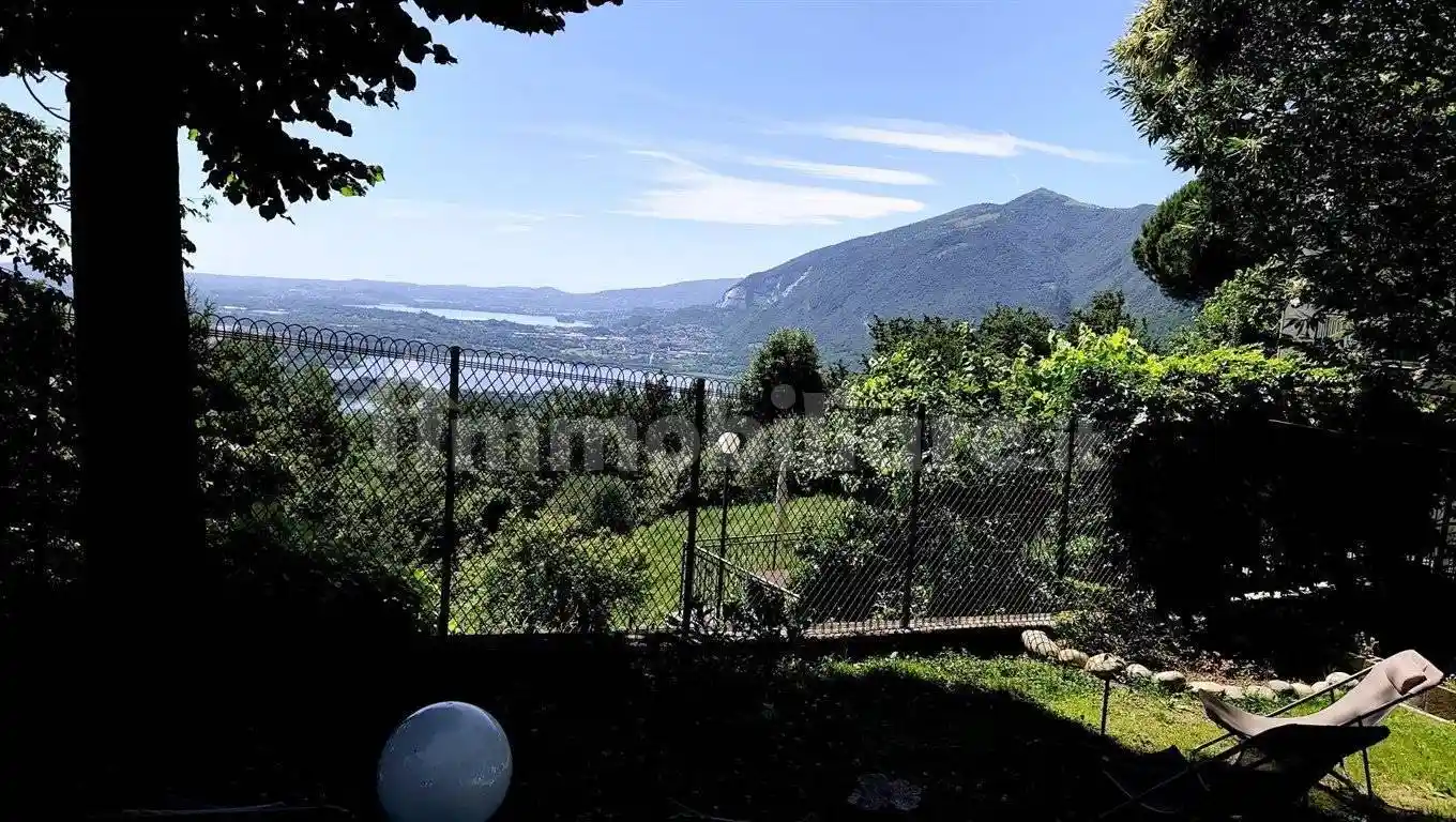 Appartamento in affitto a Galbiate