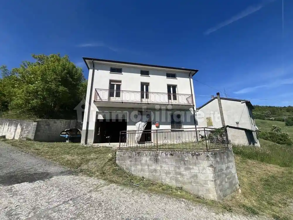 Villa in vendita a Bardi