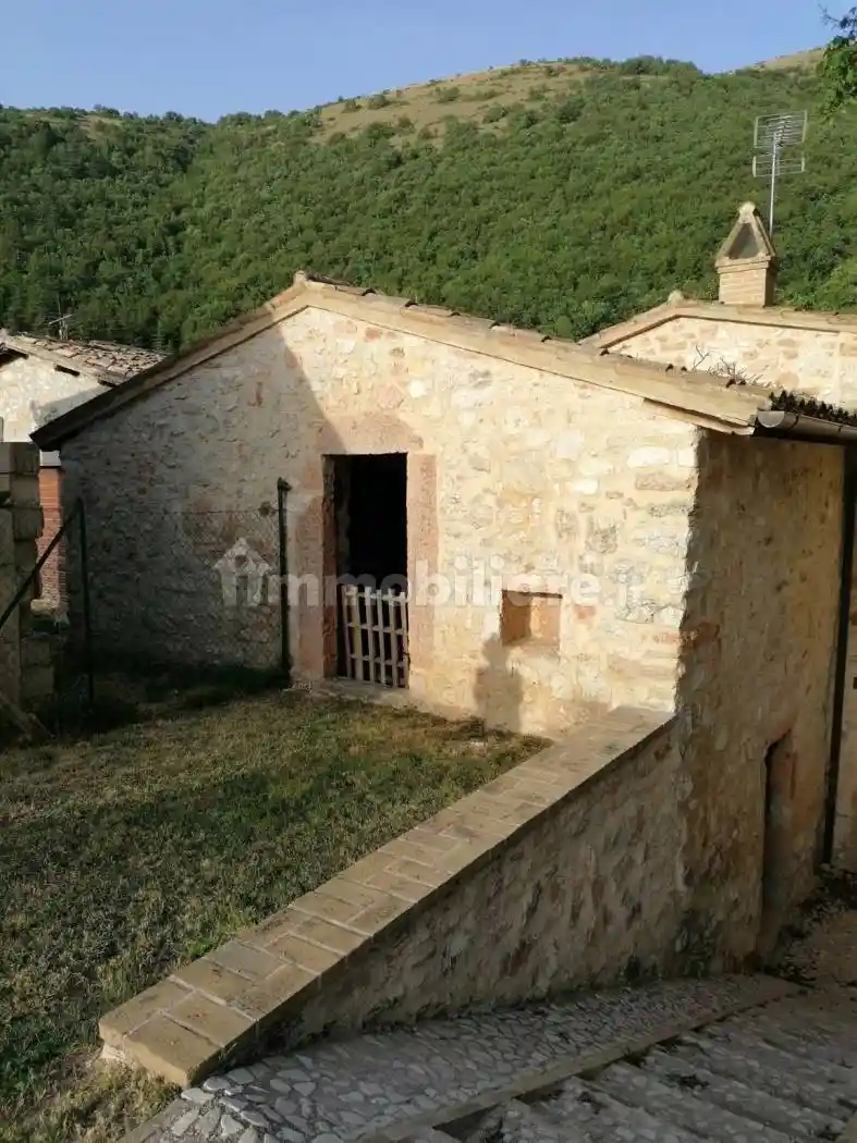 Rustico - Casale in vendita a Campello sul Clitunno