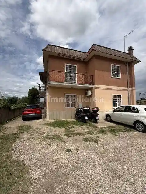 Casa indipendente in vendita a Roma