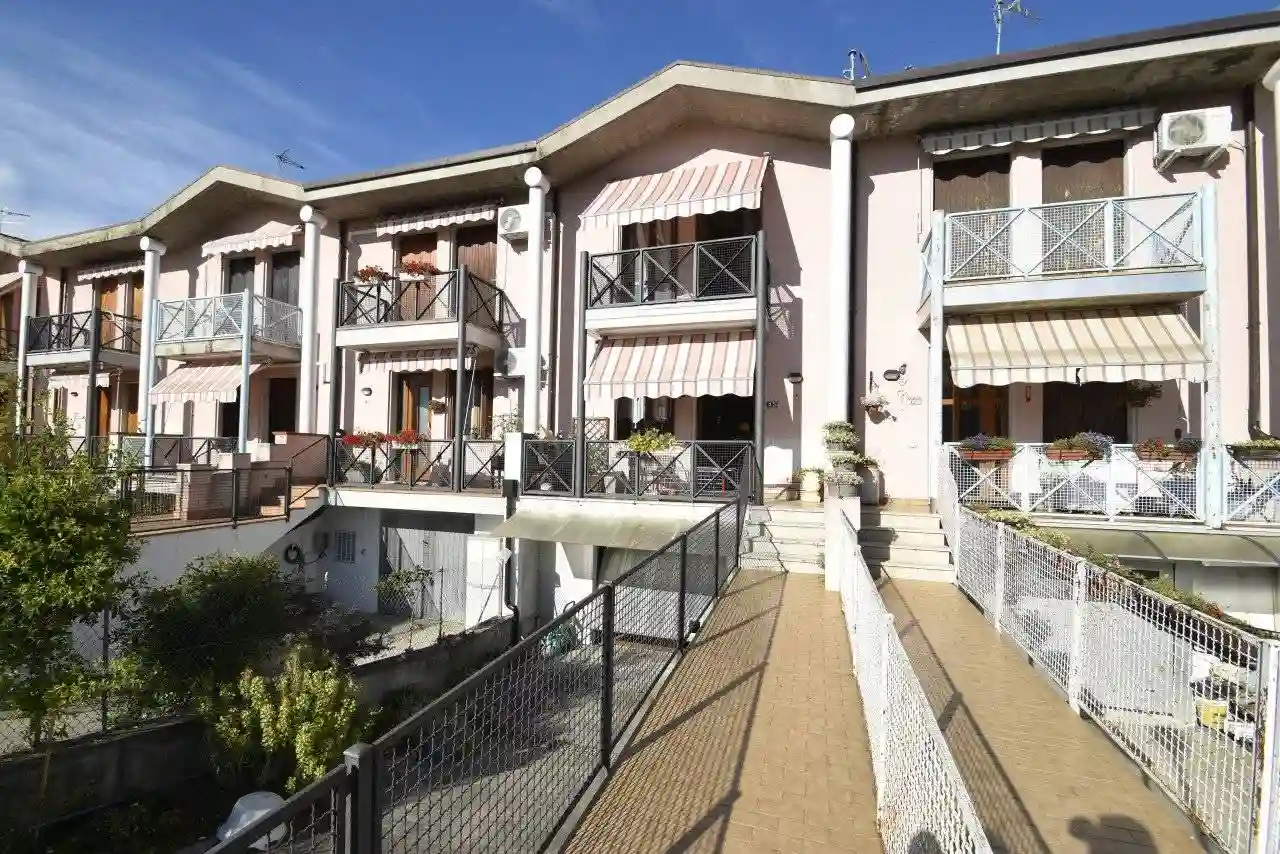 Villetta a schiera - foto 2