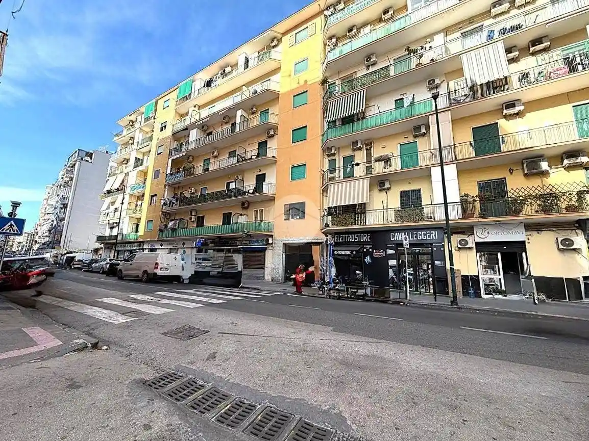 Appartamento in vendita a Napoli